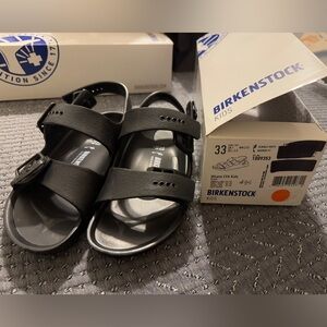 NWT Black Kids Milano EVA Birkenstock size 33